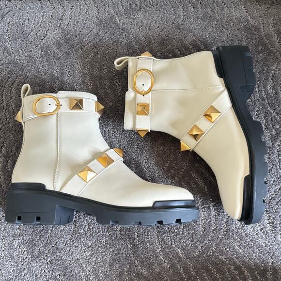 Valentino Garavani Roman Stud Combat Boots White Leather Chelsea Ankle Size 37 - Picture 10 of 16